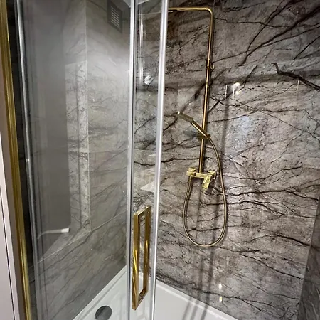 Wiatraczna Glamour Varšava