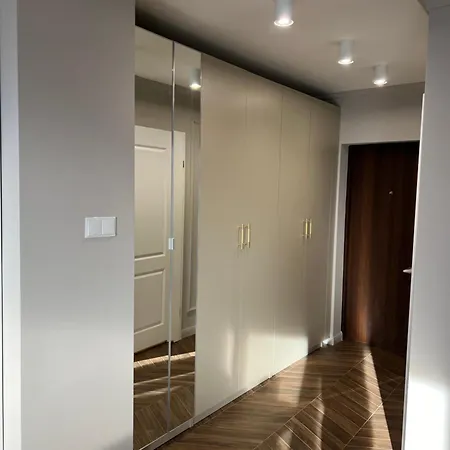 Wiatraczna Glamour * Varşova